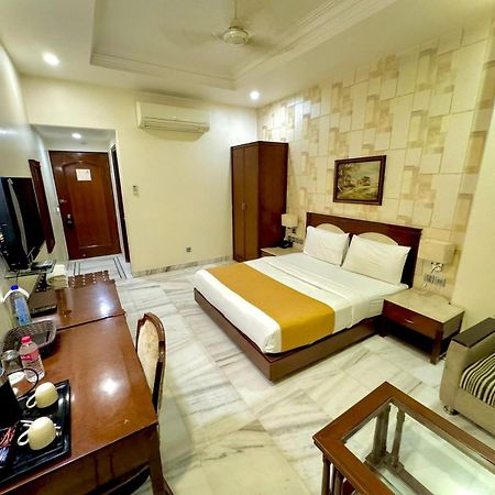 Hotel Florence Inn, Karol Bagh, New Delhi, 2 Min From Metro Buitenkant foto
