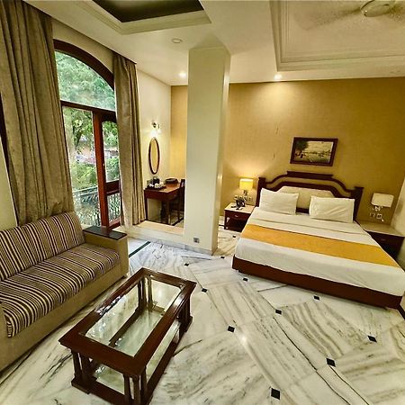 Hotel Florence Inn, Karol Bagh, New Delhi, 2 Min From Metro Buitenkant foto