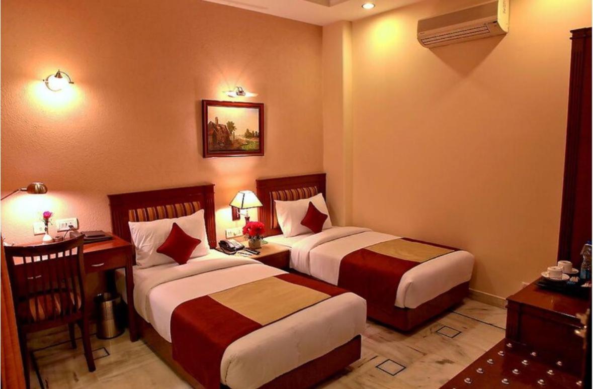 Hotel Florence Inn, Karol Bagh, New Delhi, 2 Min From Metro Buitenkant foto