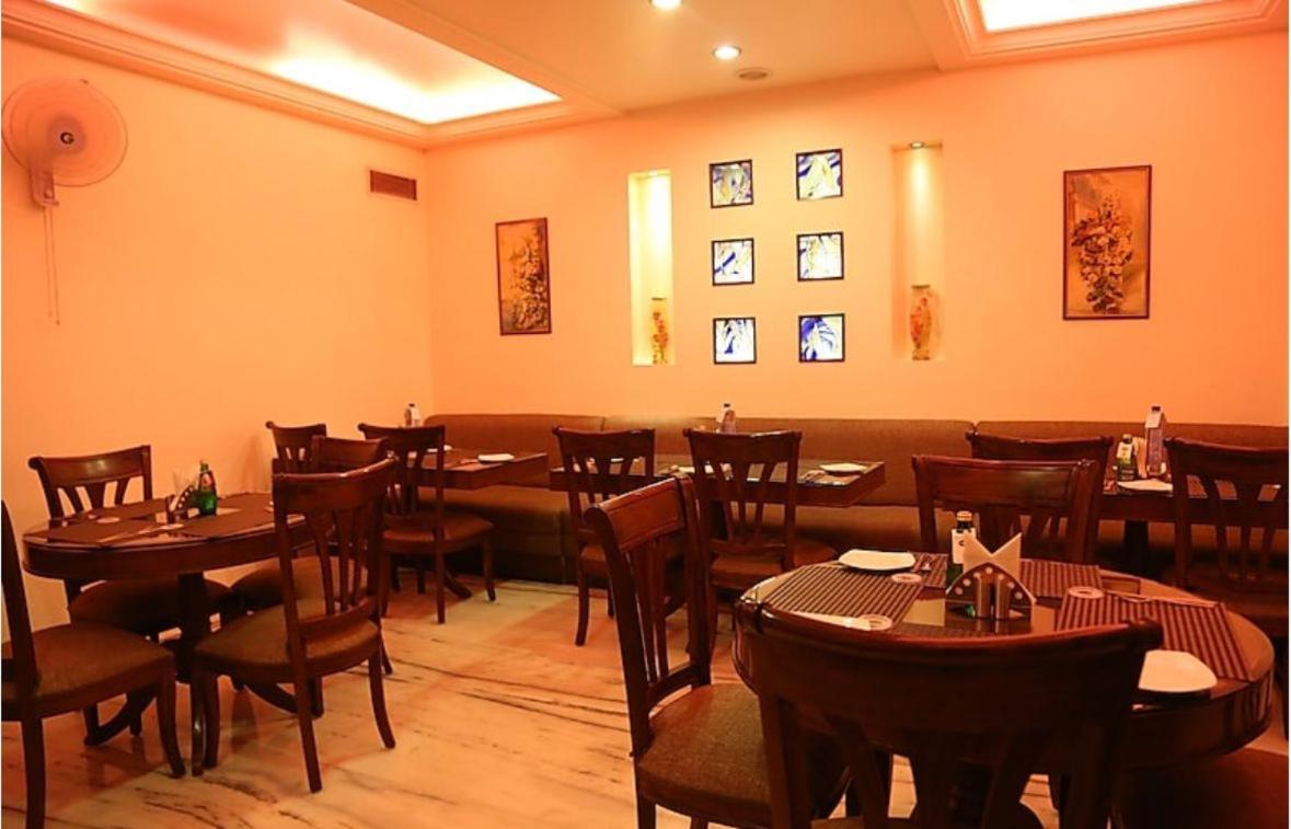 Hotel Florence Inn, Karol Bagh, New Delhi, 2 Min From Metro Buitenkant foto