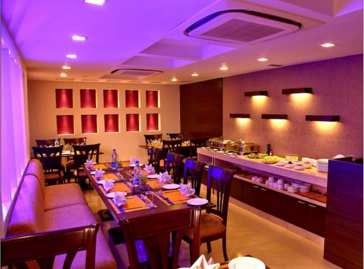 Hotel Florence Inn, Karol Bagh, New Delhi, 2 Min From Metro Buitenkant foto